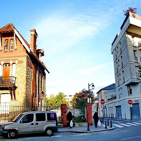 Studio Avec Terrasse * Asnières